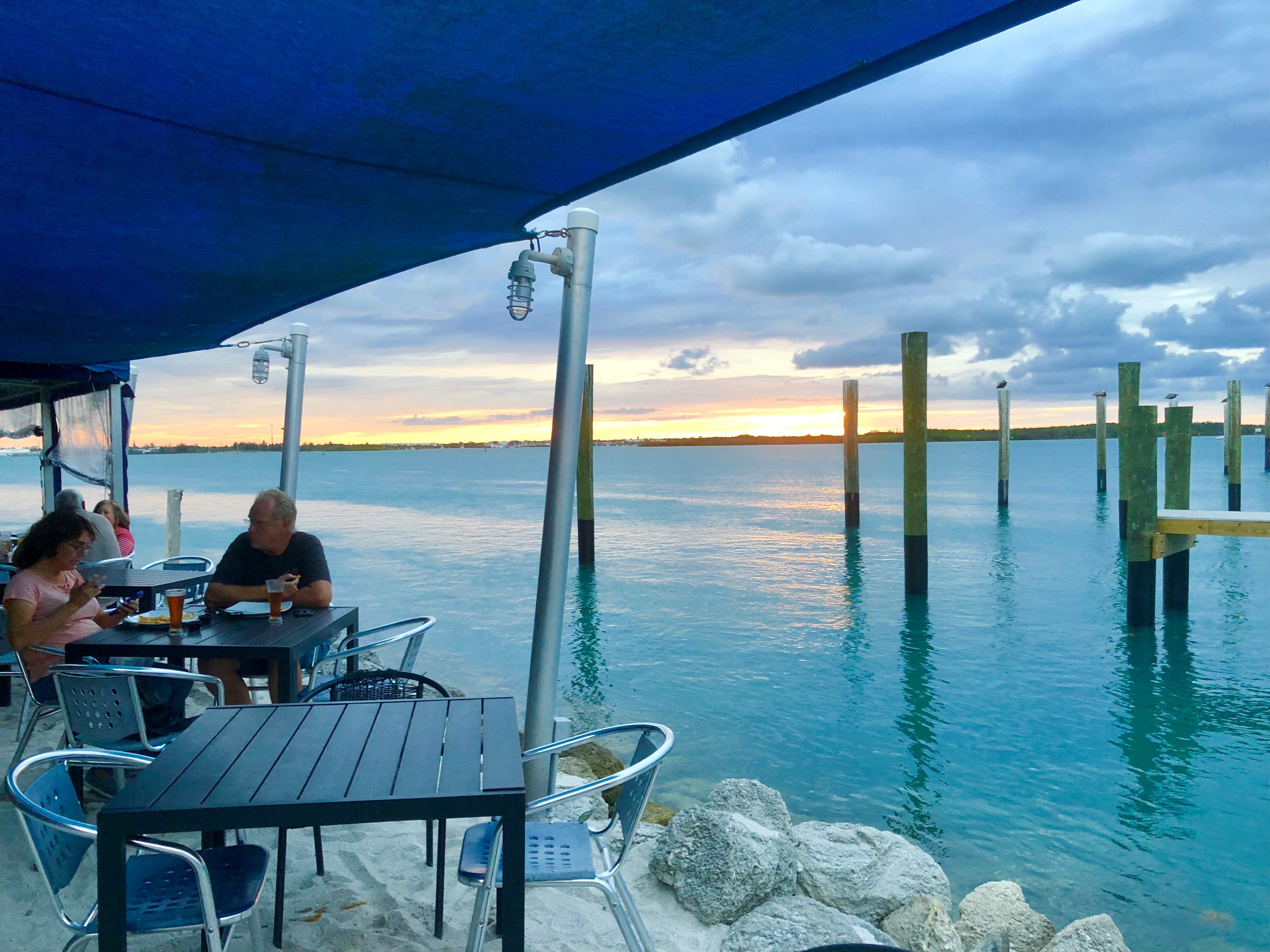 The Ultimate Waterfront Dining Experience: South Hutchinson Island